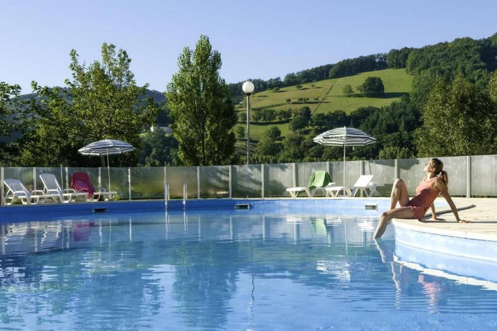 T 2 Dans Village Vacances 3 *** A Saint Geniez 2 Piscines Chauffee Pierrefiche  外观 照片